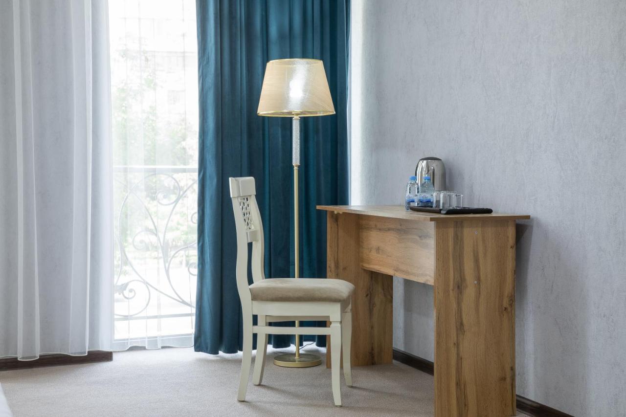 Resident Hotel Ташкент Экстерьер фото
